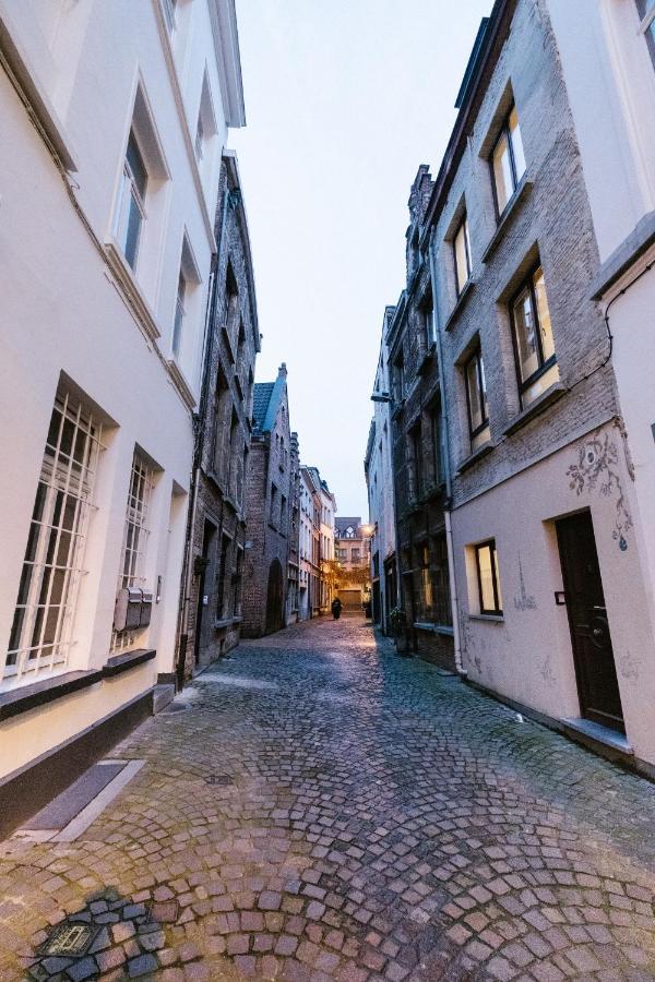 Вилла Huize 'De Moriaan' In Historic Center Антверпен Экстерьер фото