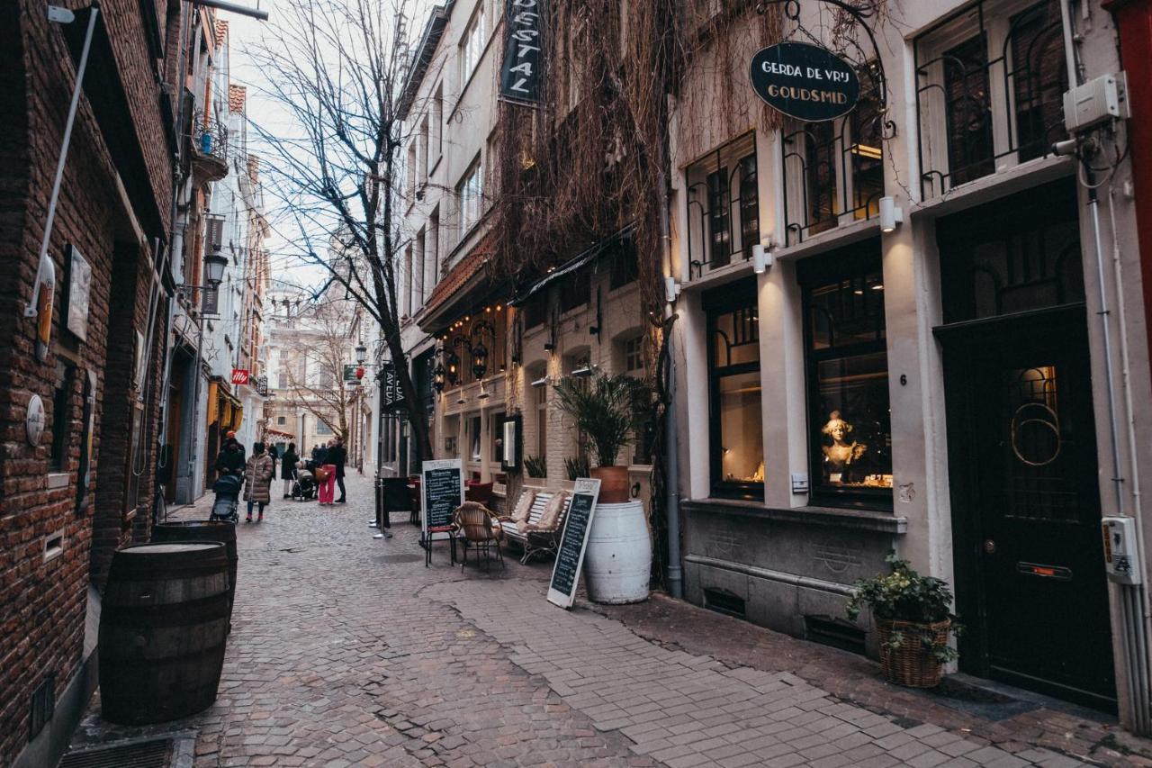 Вилла Huize 'De Moriaan' In Historic Center Антверпен Экстерьер фото